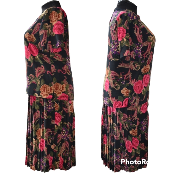 Beautiful Floral and Paisley Alfred Dunner Matching Skirt and Blouse Set - Picture 3 of 16